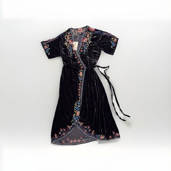 Johnny Was Isadora Size Large Velvet Wrap Dress Purple Short Sleeve Embroidered - Picture 1 of 10